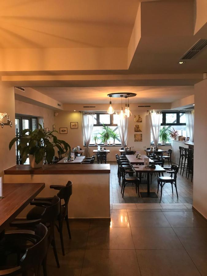 Restaurace A Penzion U Klasku Olomouc Ngoại thất bức ảnh